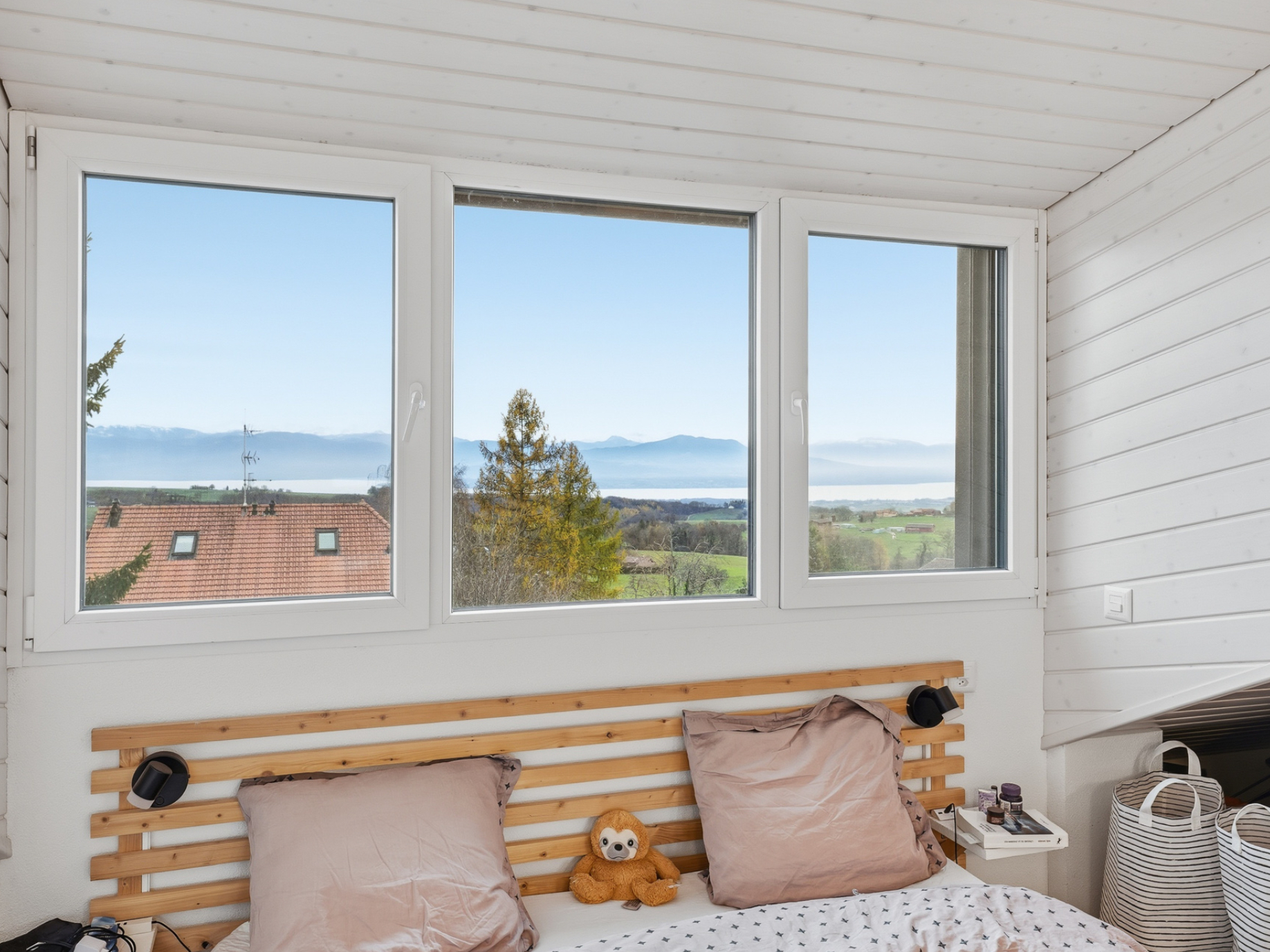Fenêtre de chambre avec vue dégagée